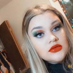 Meet your Posher, Abigail